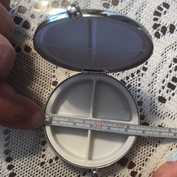 Pill box - Picture 6 of 6